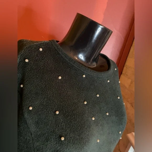 Women’s Zara “ pearled out “ sweater ( small ) - Picture 2 of 4